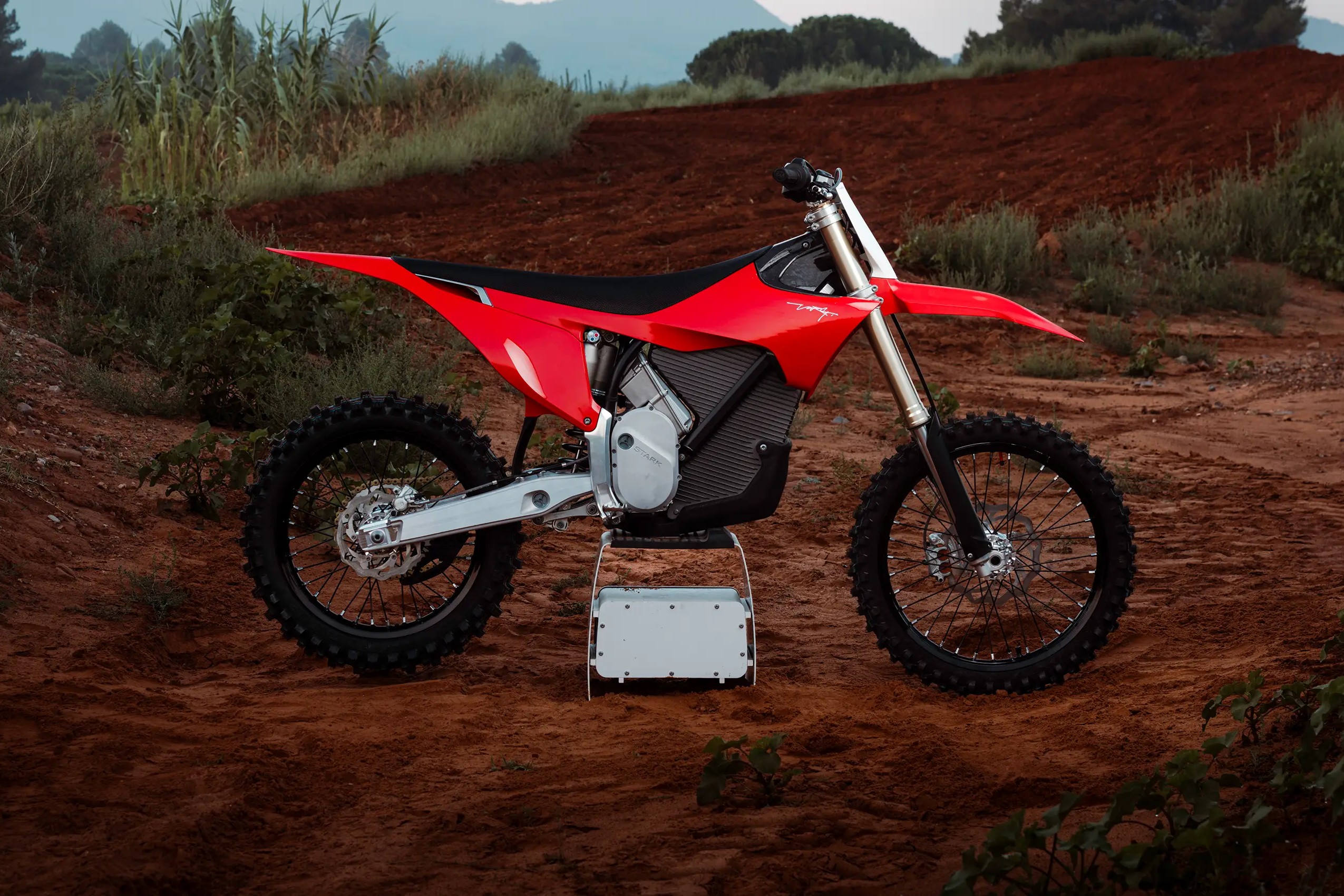 Uma evolução da sua elétrica de motocross com mais alcance e tecnologia