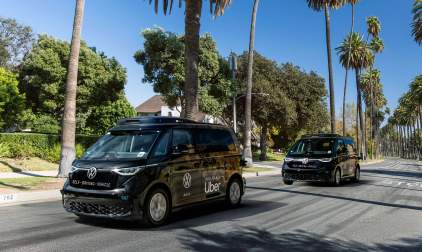 Volkswagen e Uber revelam Kombis autônomas: o futuro das ruas já começou?