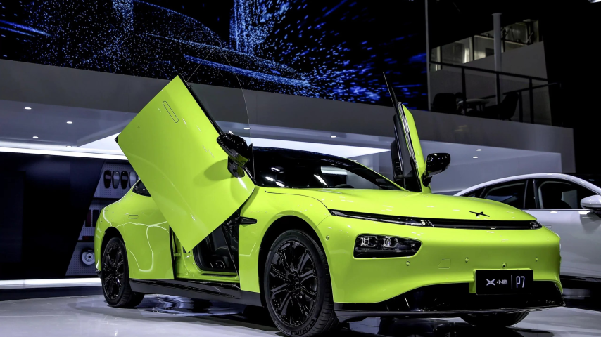XPeng P7: A Inteligência Chinesa que Recalibra a Alta Performance Elétrica
